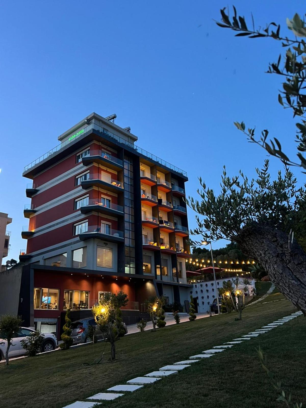Olivia'S Hill Resort Kryemëdhej Exteriör bild